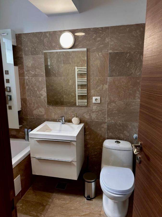 Cozy Apartment With Self Check-In Near Promenada Mall And Verdi Park 부쿠레슈티 외부 사진