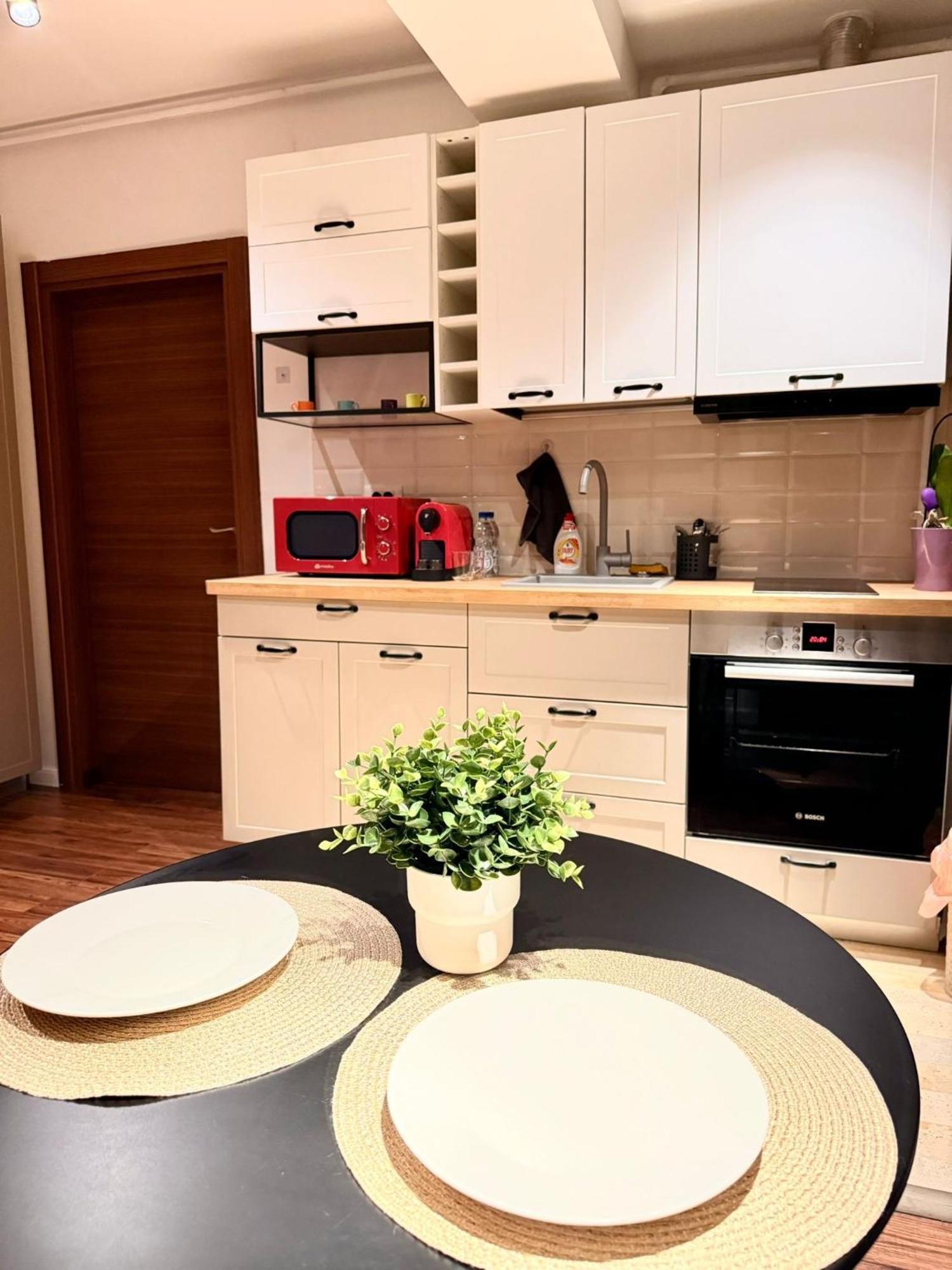 Cozy Apartment With Self Check-In Near Promenada Mall And Verdi Park 부쿠레슈티 외부 사진