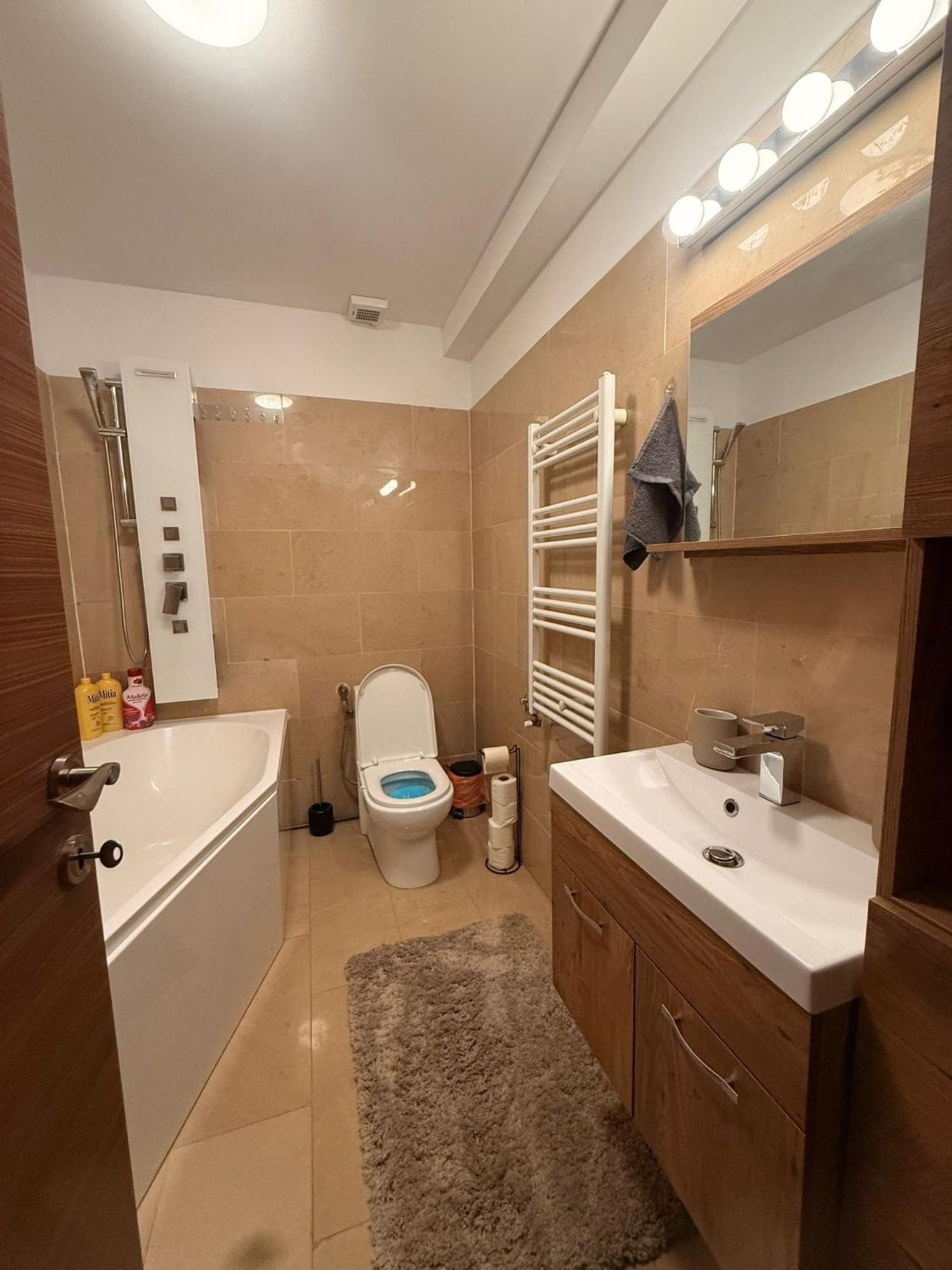 Cozy Apartment With Self Check-In Near Promenada Mall And Verdi Park 부쿠레슈티 외부 사진